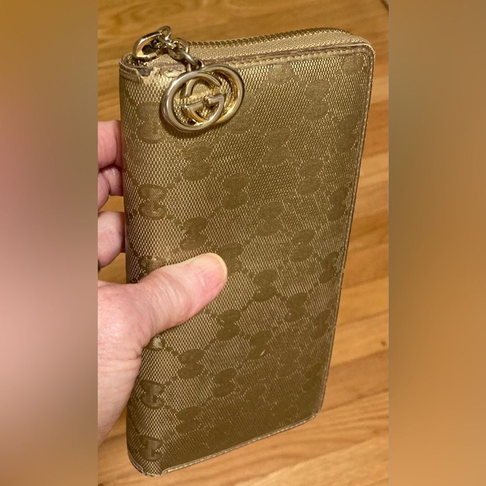 Gucci GG Imprime Metallic Gold Zip Around Wallet EUC!!! - Picture 7 of 16